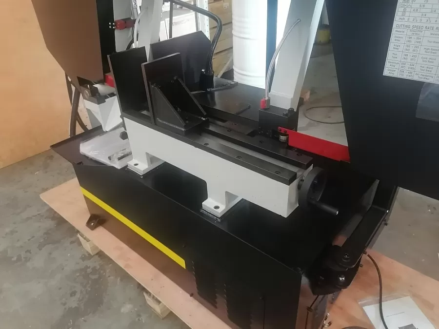 Станок ленточнопильный с гидроподъёмом рамы STALEX BS-2114ТH