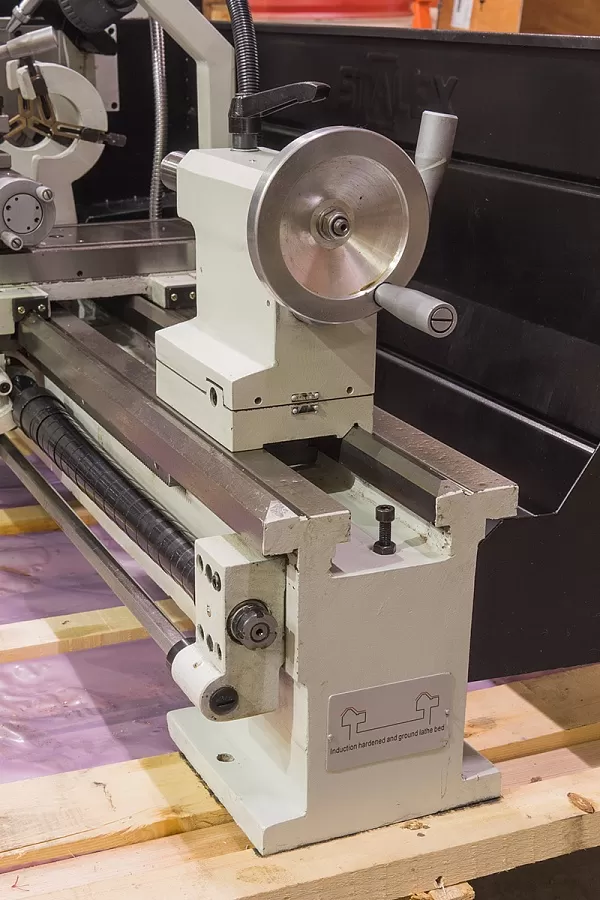 Станок токарный STALEX D320x880G Vario